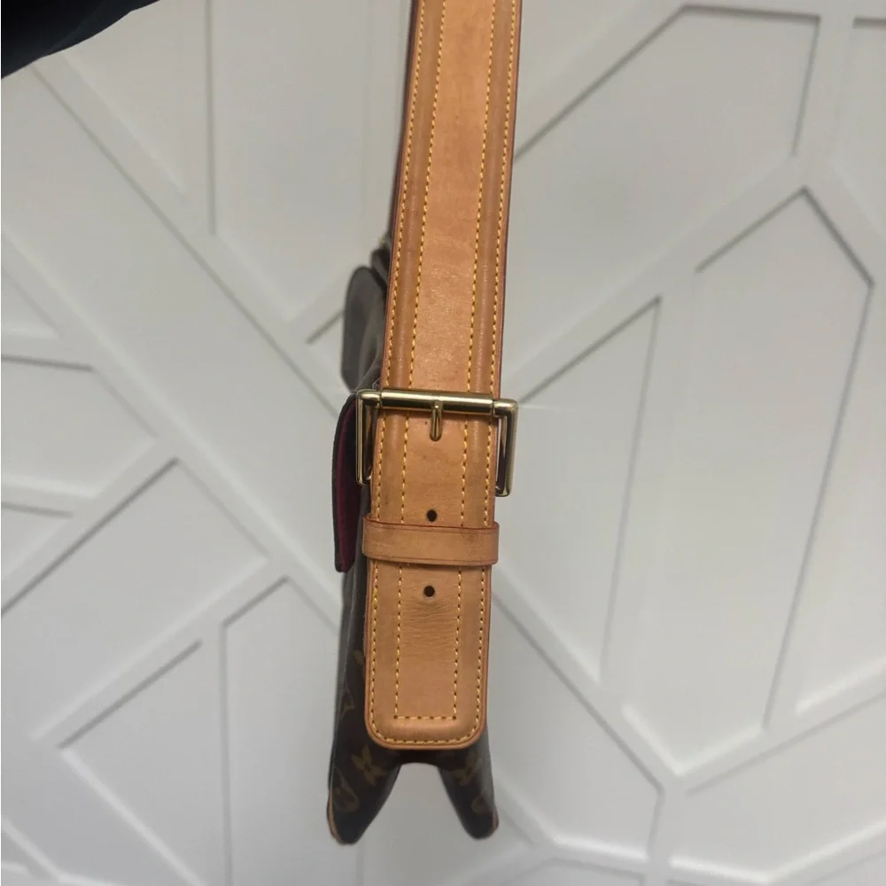 Louis Vuitton Brown and Tan Monogram Handbag - Picture 5 of 7